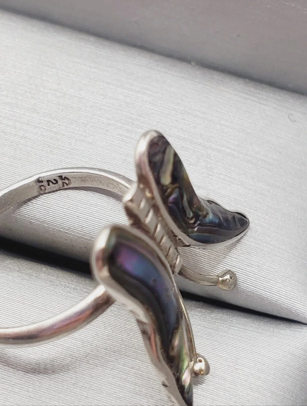 925 Sterling Silver Butterfly Vintage Ring with Abalone Inlay - Iridescent